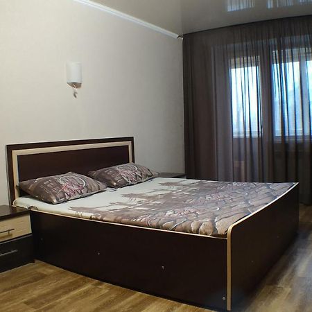 Апартаменты В Центре Металлургов 27 Kr Apartments Kryvyj Rih Exteriör bild