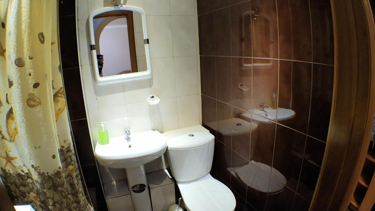 Апартаменты В Центре Металлургов 27 Kr Apartments Kryvyj Rih Exteriör bild