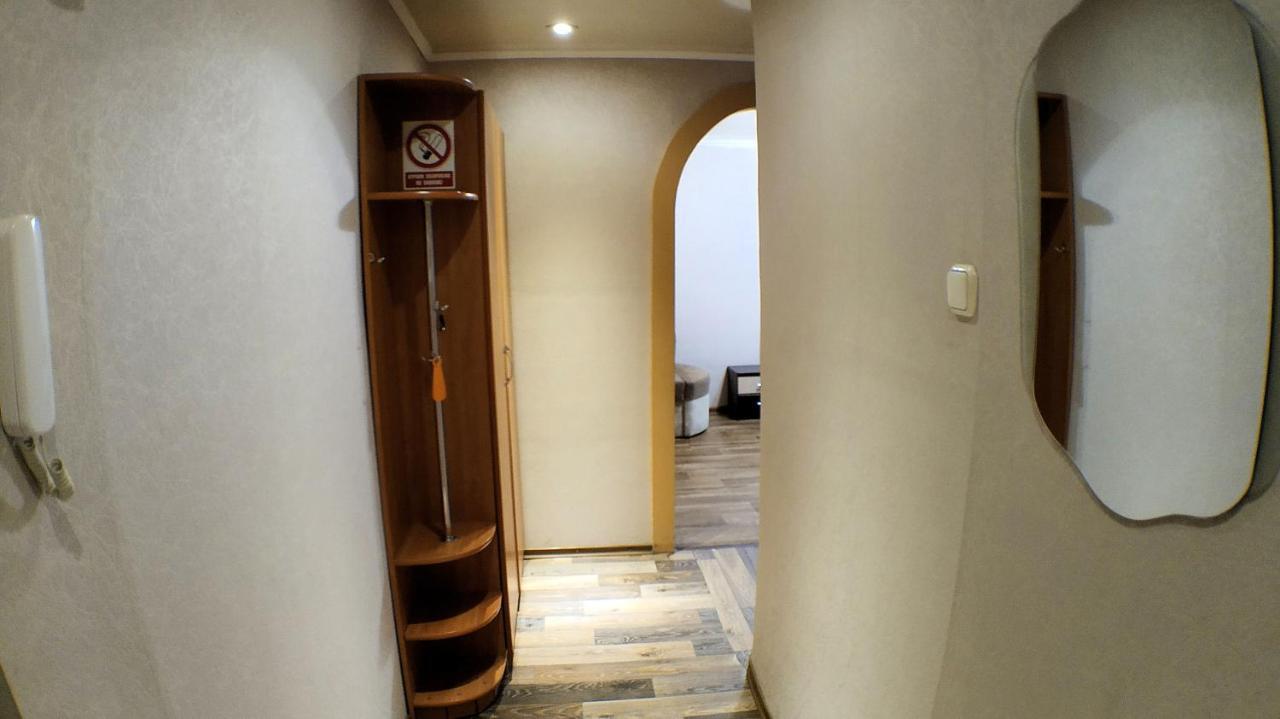 Апартаменты В Центре Металлургов 27 Kr Apartments Kryvyj Rih Exteriör bild